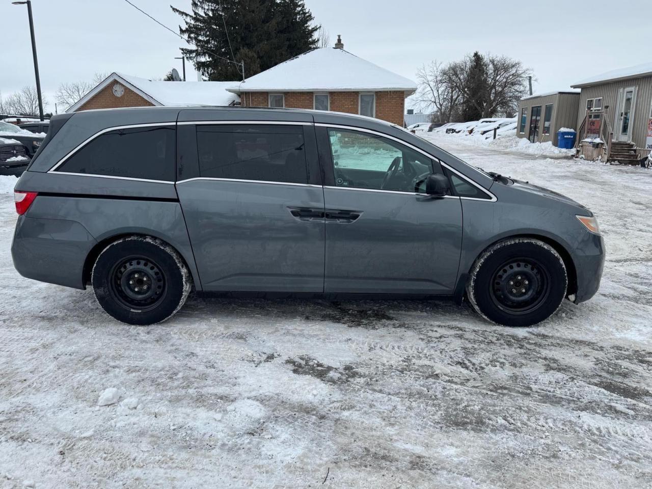 2011 Honda Odyssey DRIVES GREAT, WINTER TIRES, WELL MAINTAINED, AS IS - Photo #6