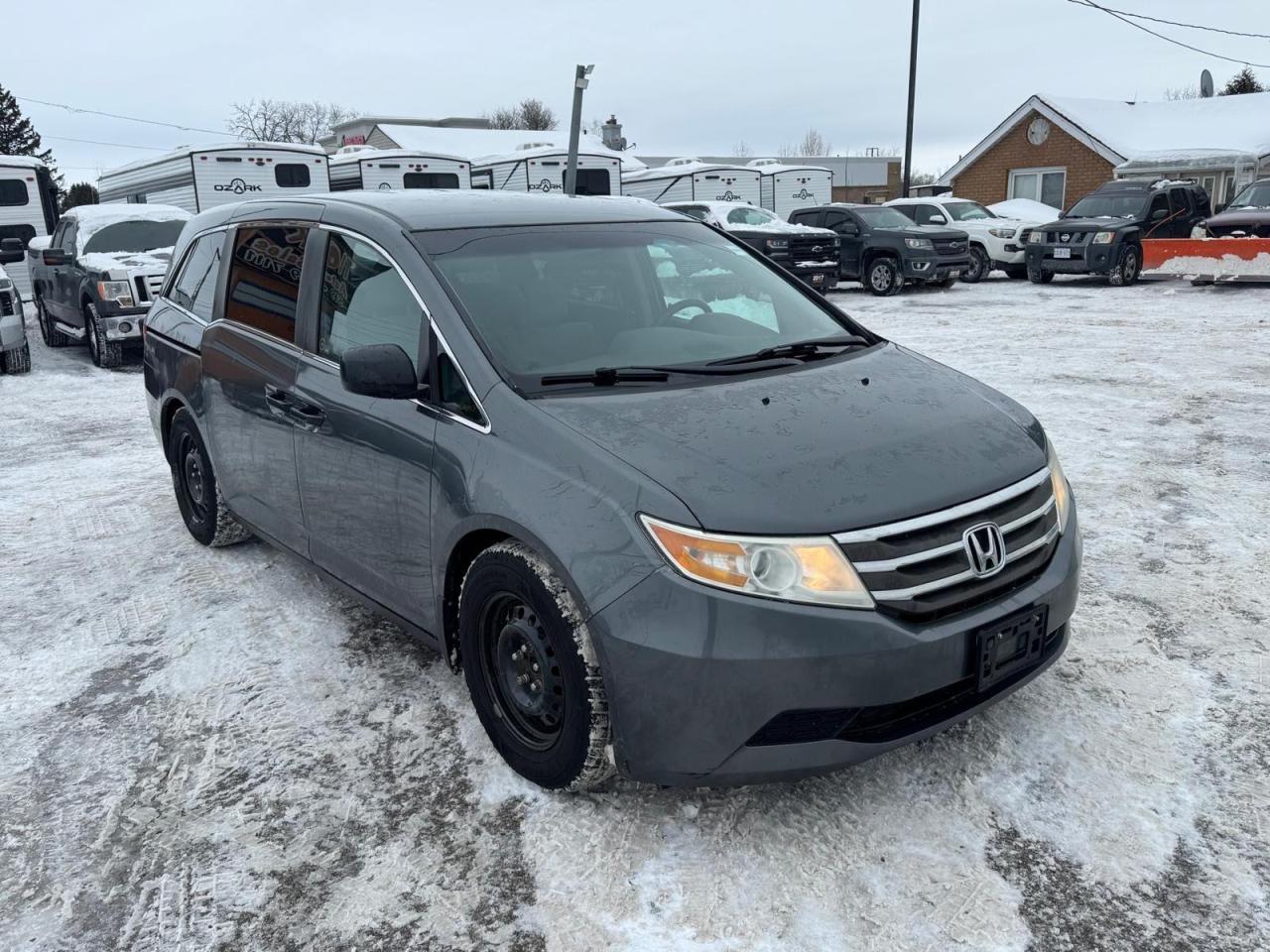 2011 Honda Odyssey DRIVES GREAT, WINTER TIRES, WELL MAINTAINED, AS IS - Photo #7