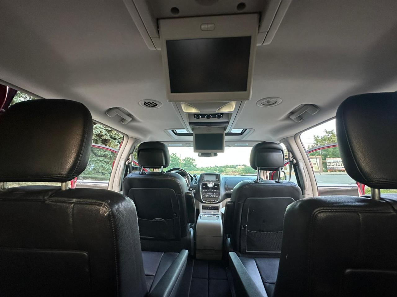 2014 Chrysler Town & Country TOURING - Photo #30