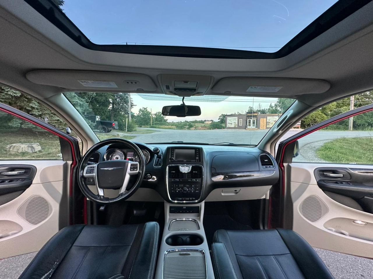 2014 Chrysler Town & Country TOURING - Photo #19