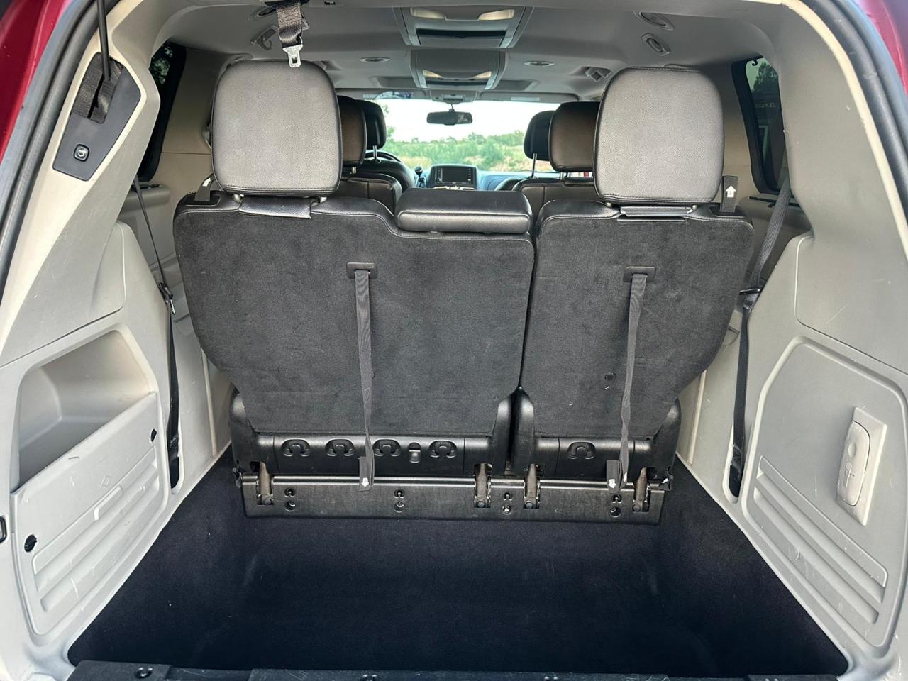 2014 Chrysler Town & Country TOURING - Photo #15