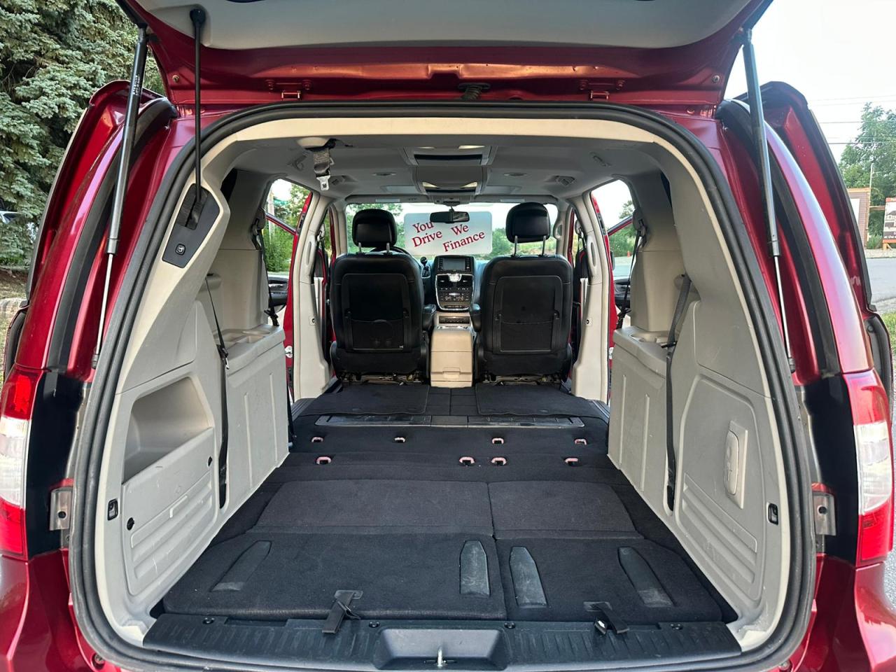 2014 Chrysler Town & Country TOURING - Photo #34