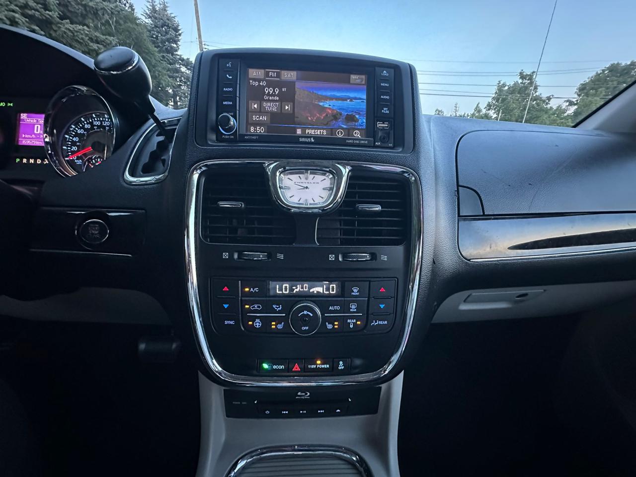 2014 Chrysler Town & Country TOURING - Photo #21