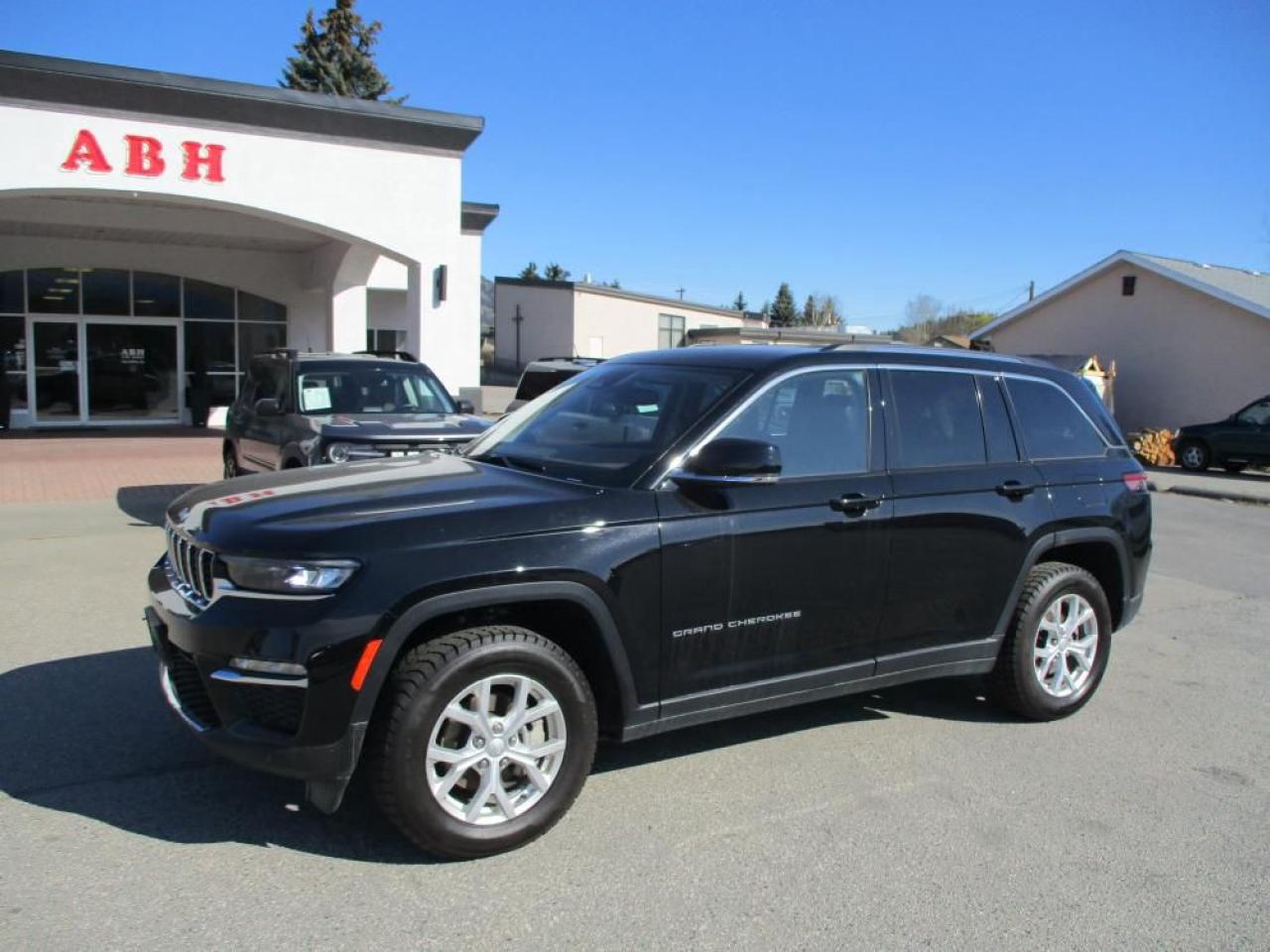 Used 2023 Jeep Grand Cherokee LIMITED 4WD for sale in Grand Forks, BC