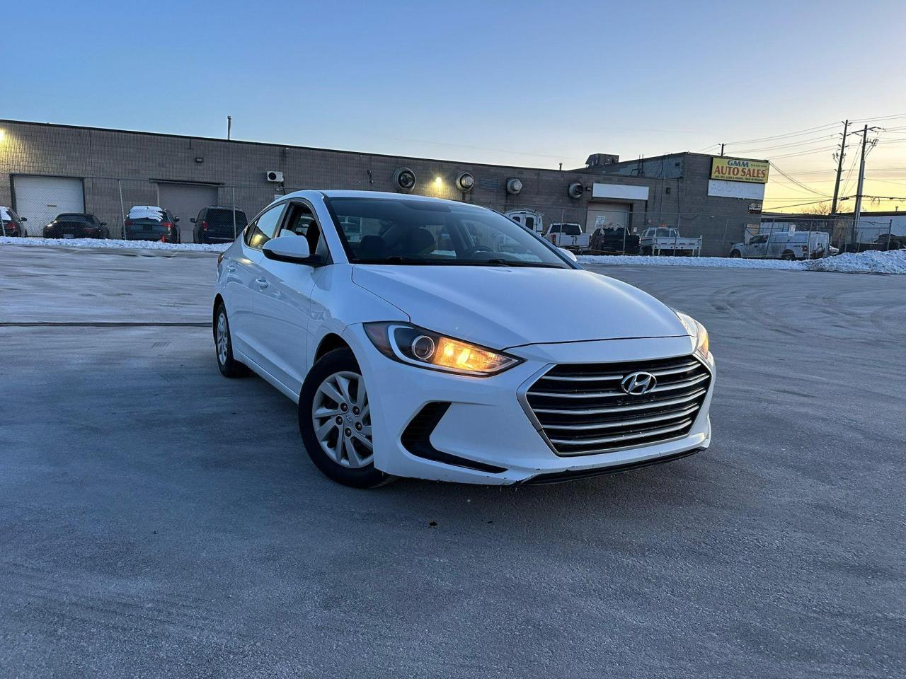 2017 Hyundai Elantra LE // CERTIFIED // 3y WARRANTY AVAILABLE - Photo #5