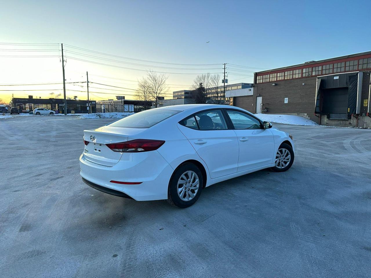 2017 Hyundai Elantra LE // CERTIFIED // 3y WARRANTY AVAILABLE - Photo #8