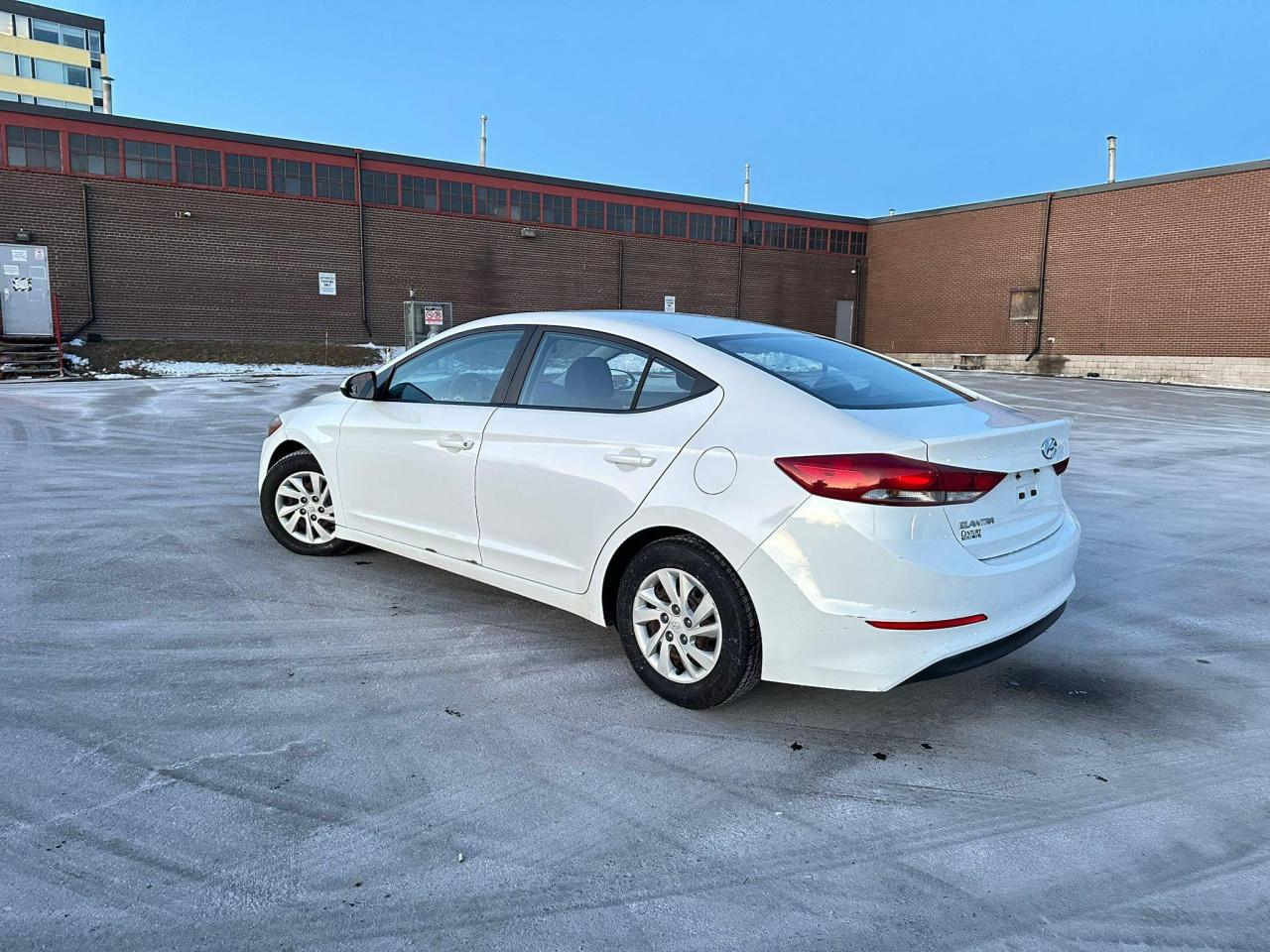 2017 Hyundai Elantra LE // CERTIFIED // 3y WARRANTY AVAILABLE - Photo #13