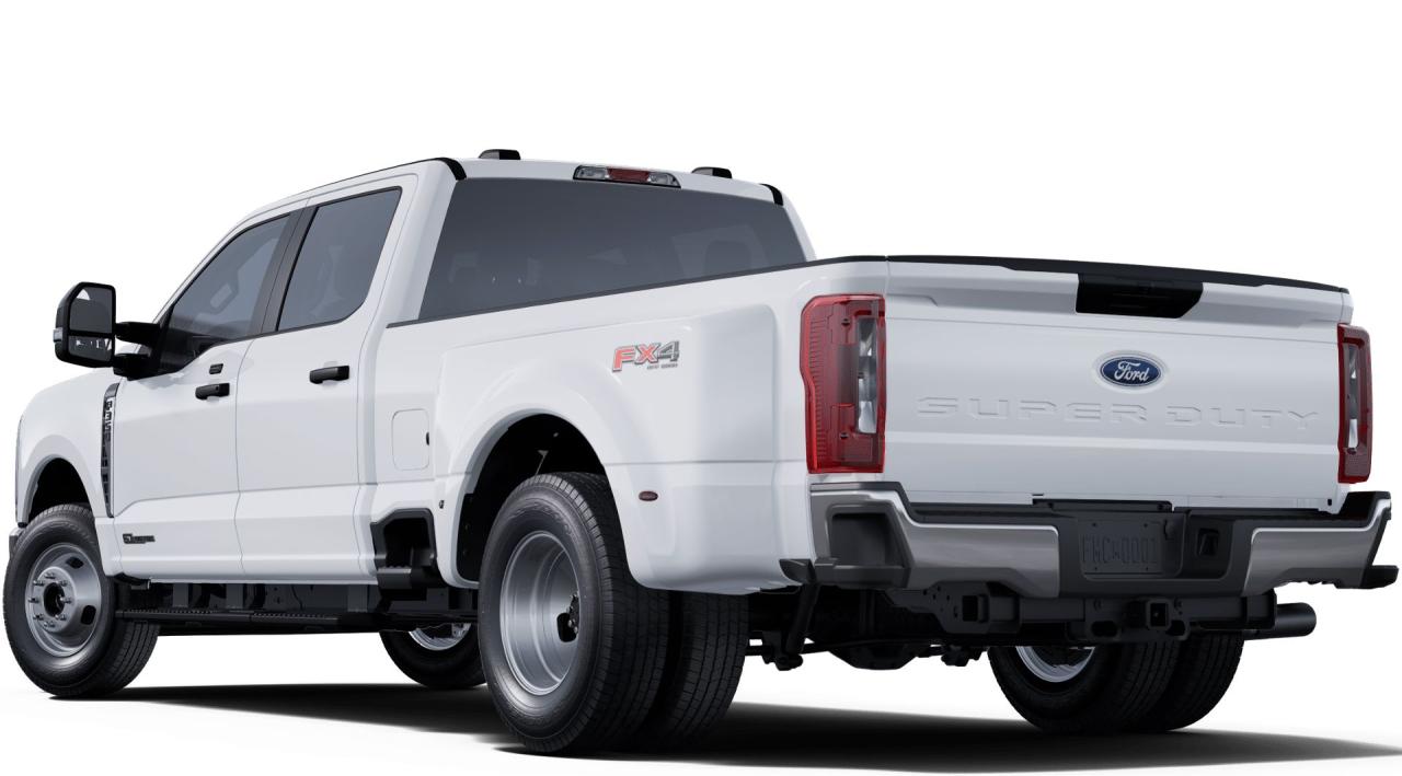 2025 Ford F-350 Super Duty DRW XLT Photo1