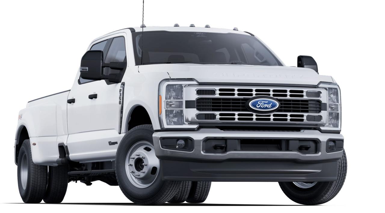 2025 Ford F-350 Super Duty DRW XLT Photo3
