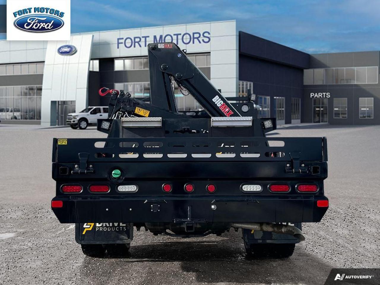 2024 Ford Chassis Cab F-550® XLT Photo4