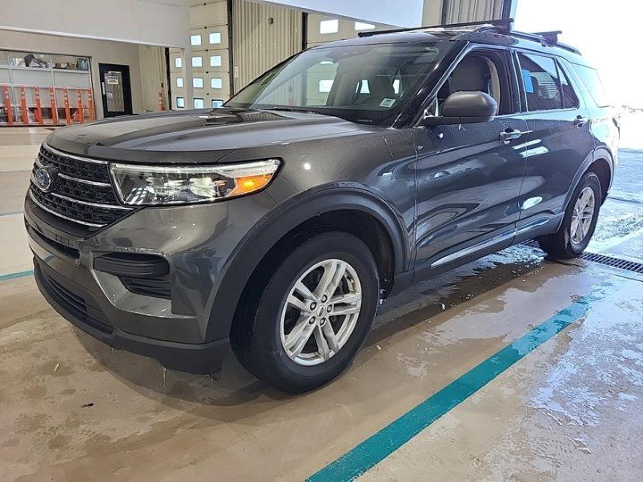 Used 2020 Ford Explorer XLT 4WD | Tow Package | Power Seat | Rear Camera | Alloy Wheels and more! for sale in Guelph, ON