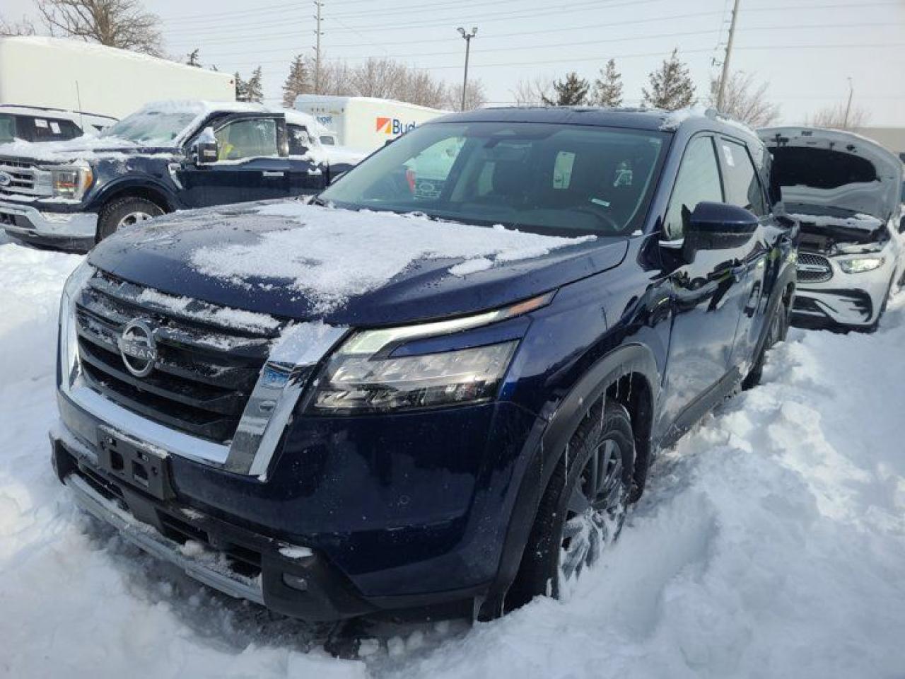 Used 2023 Nissan Pathfinder SV 4WD | Panoramic Sunroof | Heated Steering + Seats | Adaptive Cruise | 360 Camera | CarPlay for sale in Guelph, ON