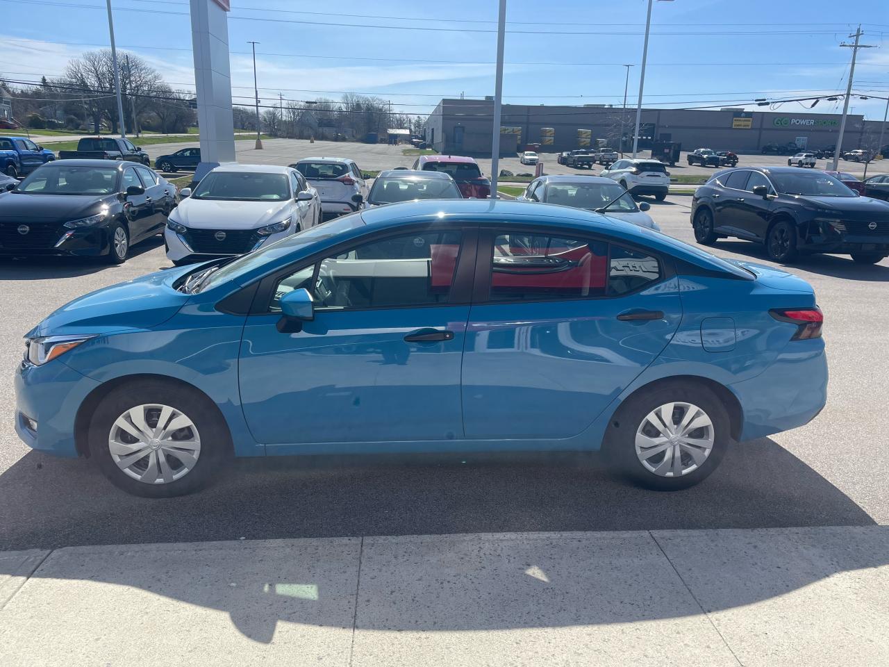 2025 Nissan Versa S Photo5