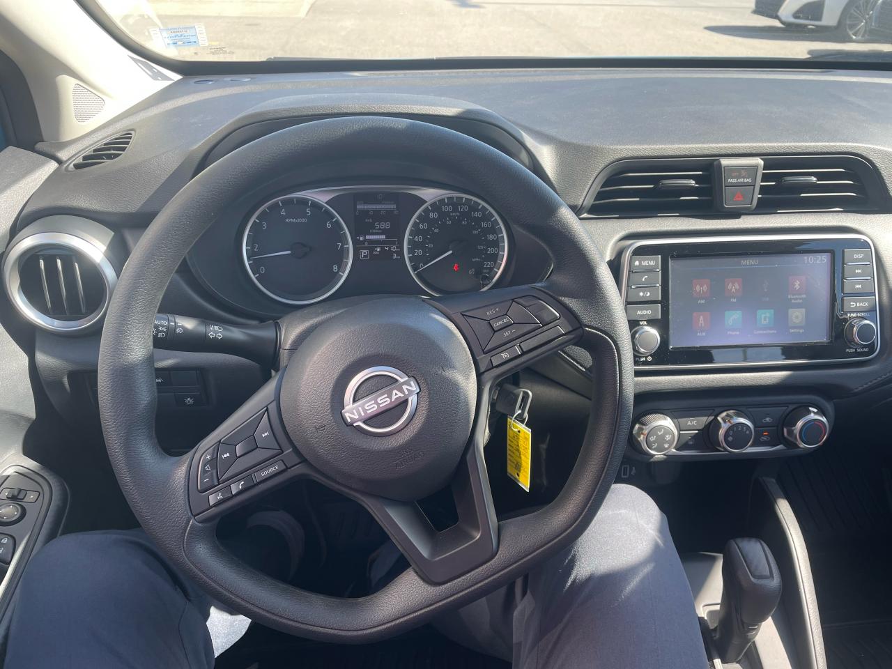 2025 Nissan Versa S Photo21