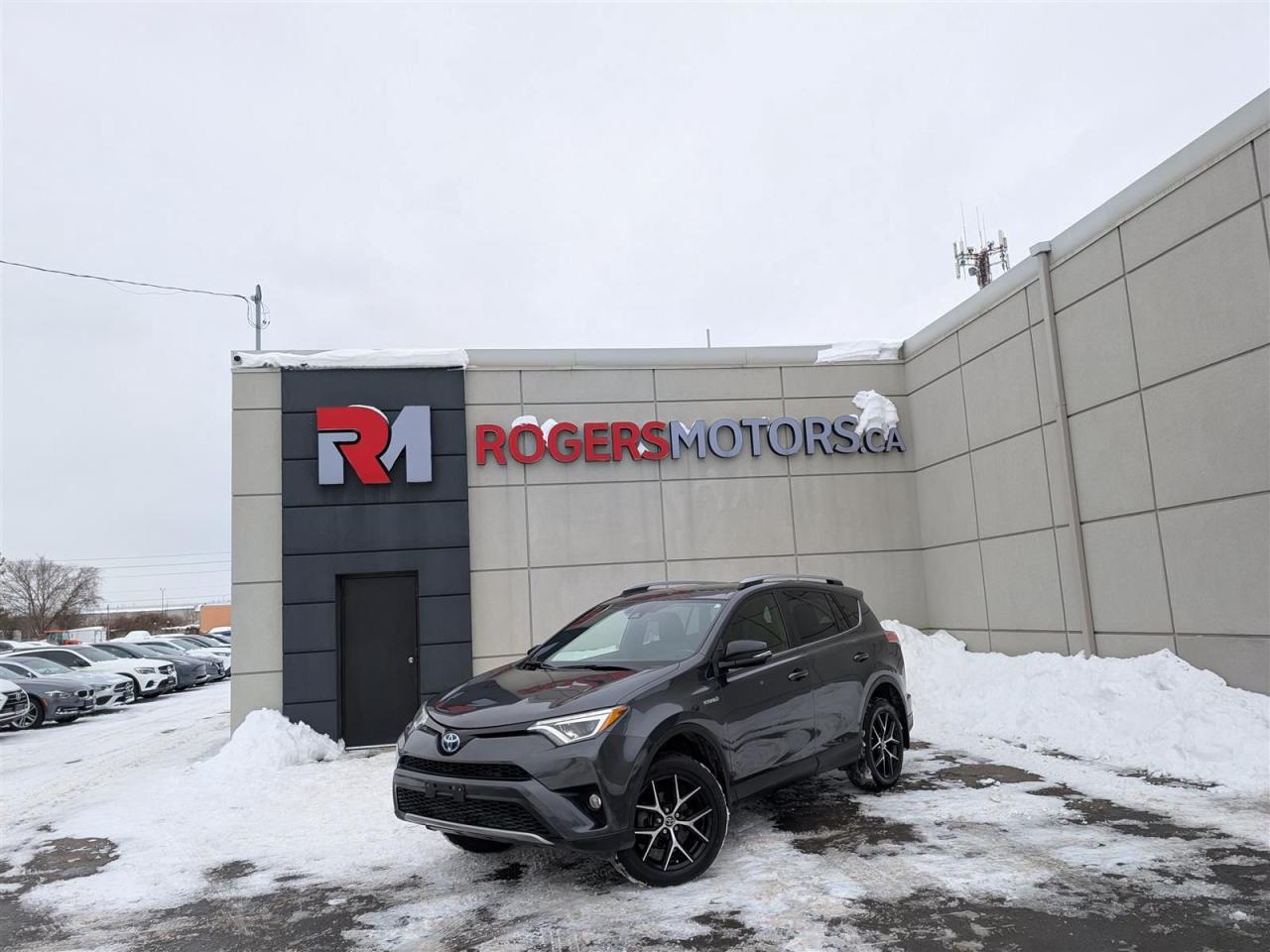 Used 2018 Toyota RAV4 Hybrid SE AWD - NAVI - SUNROOF - LEATHER - TECH FEATURES for sale in Oakville, ON