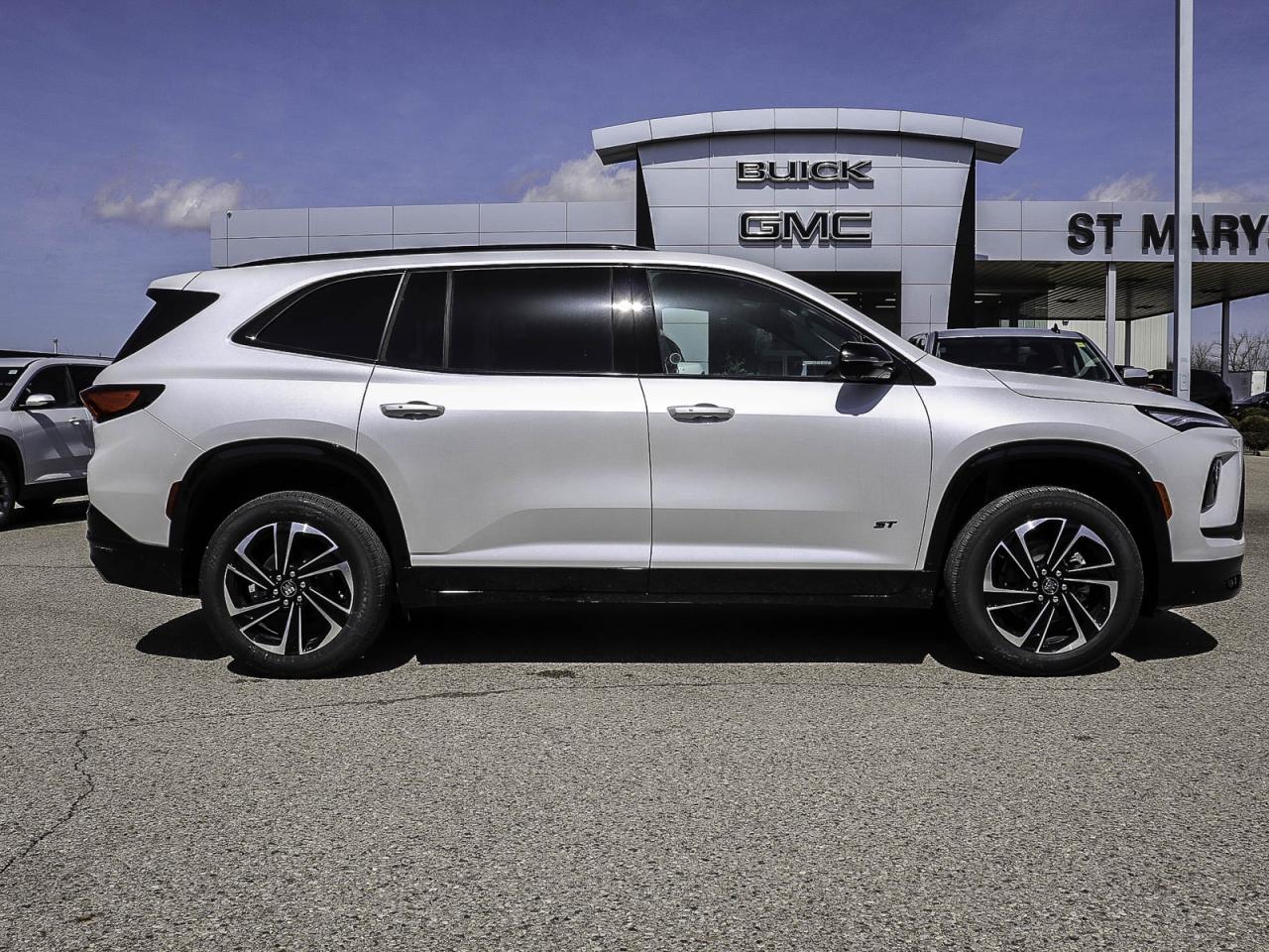 2025 Buick Enclave Sport Touring Photo2