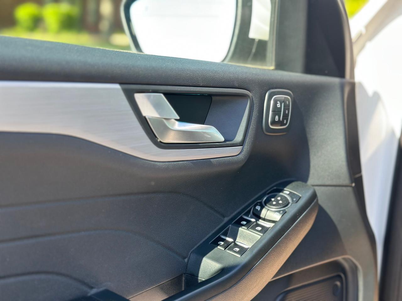 2023 Ford Escape Platinum - Photo #13