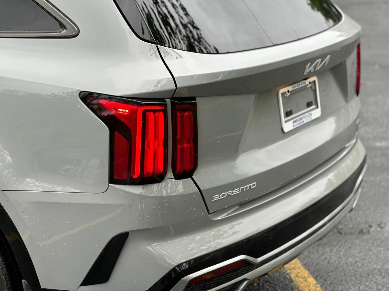 2023 Kia Sorento SX - Photo #8