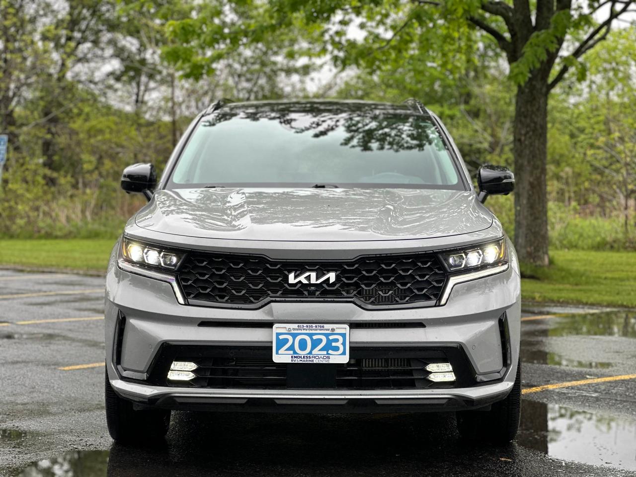 2023 Kia Sorento SX - Photo #2