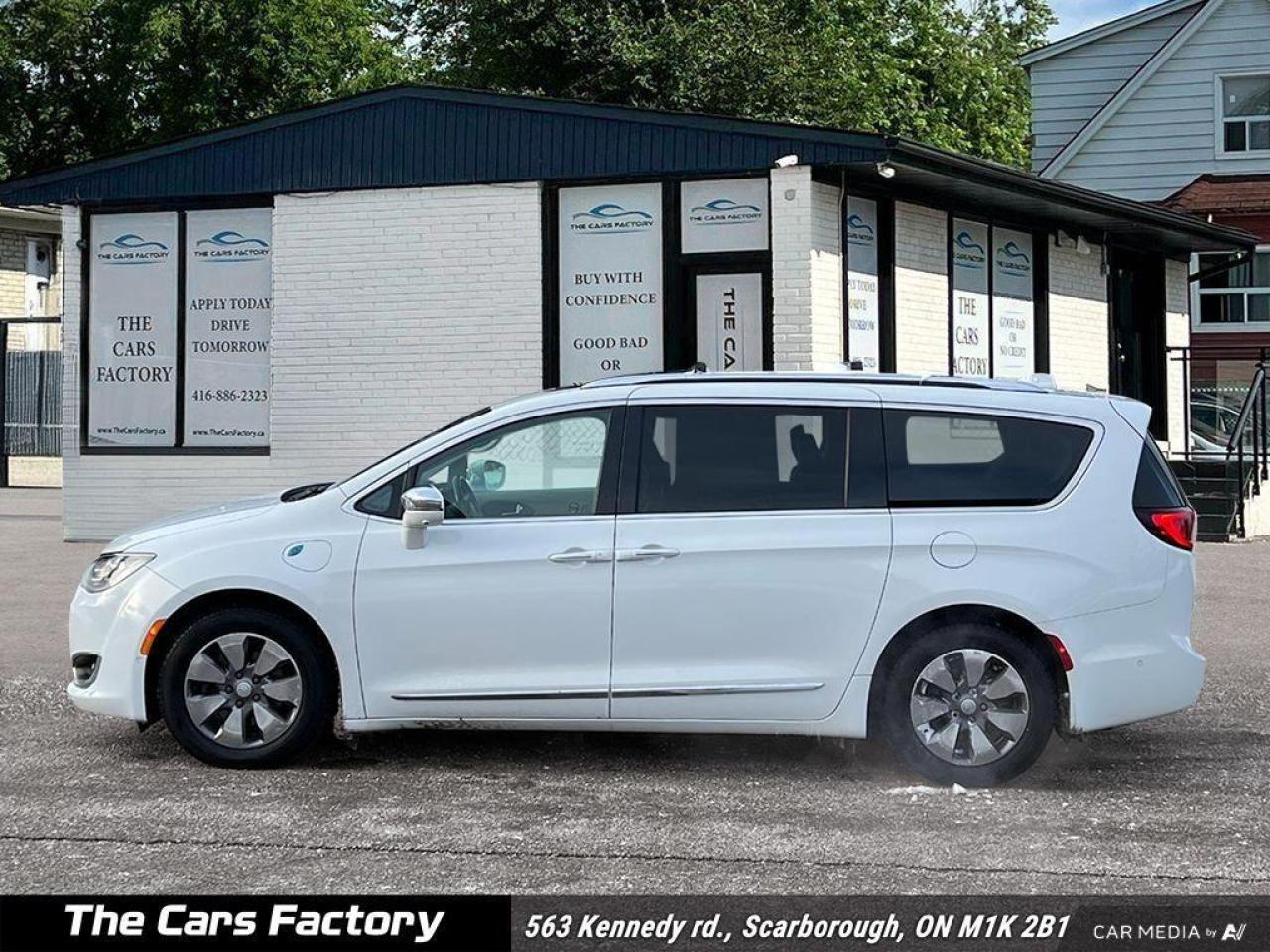 2018 Chrysler Pacifica Hybrid Limited 1-Owner No Accident! - Photo #3