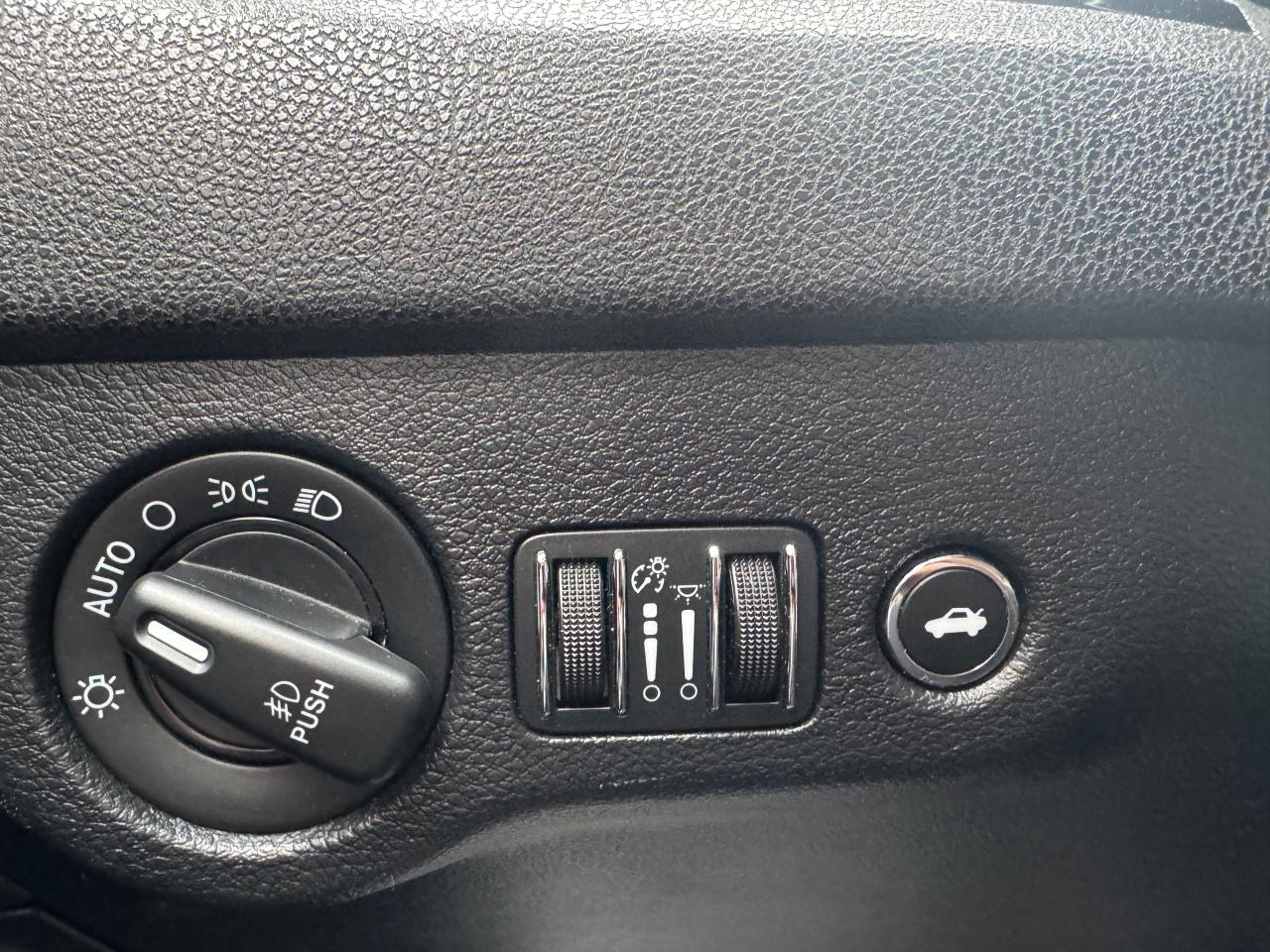 2014 Chrysler 300 4DR SDN 300S RWD - Photo #11