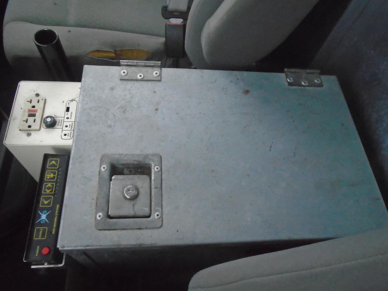 2011 Ford Econoline E-350 Super Duty Commercial - Photo #17