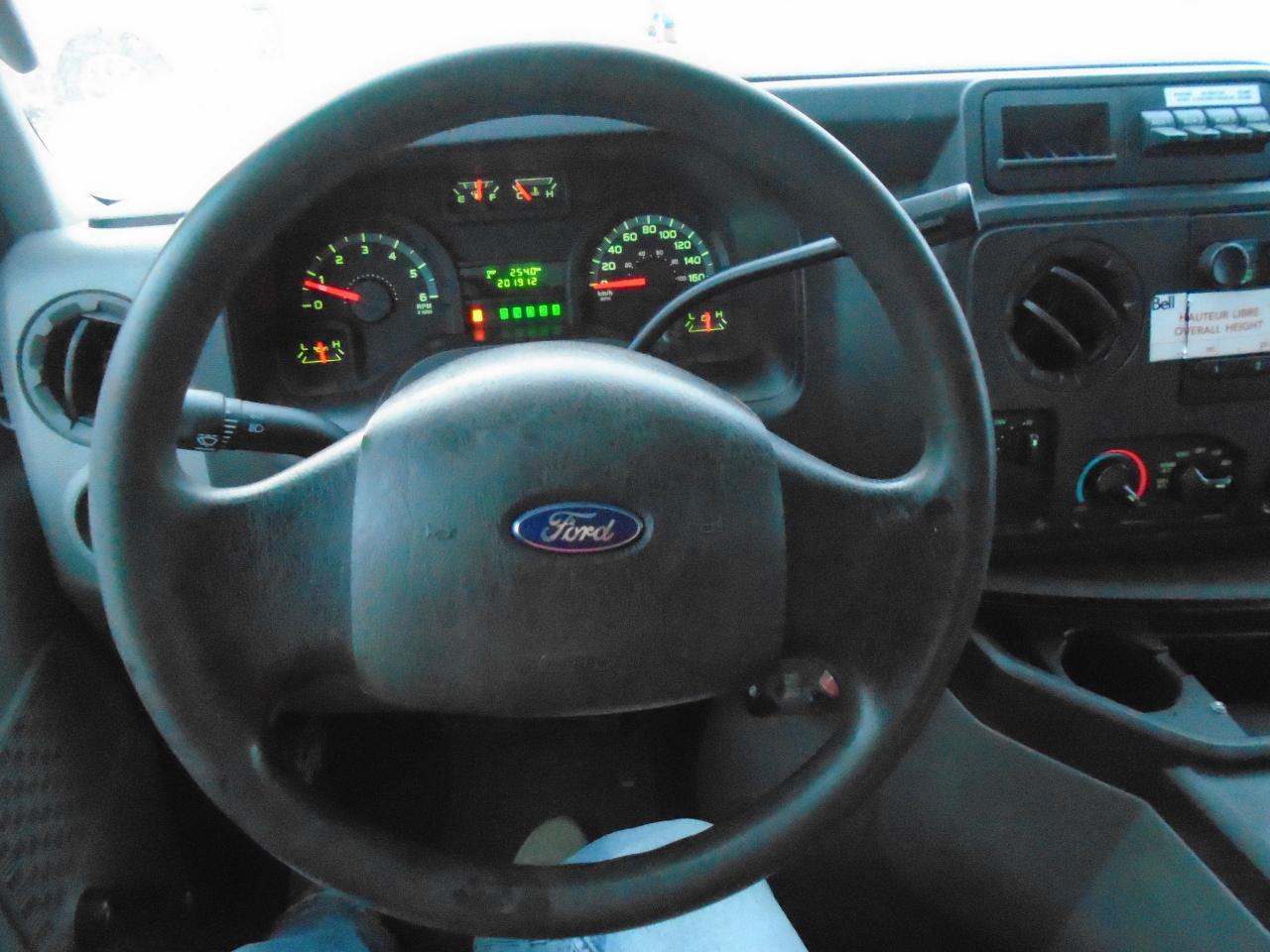 2011 Ford Econoline E-350 Super Duty Commercial - Photo #12