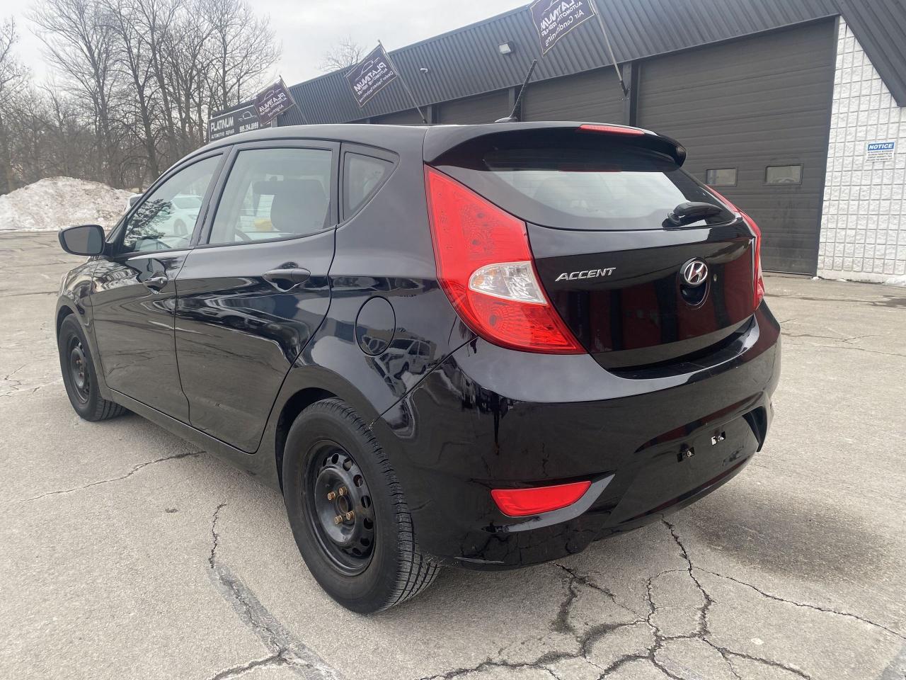 2017 Hyundai Accent 5DR HB MAN L - Photo #3