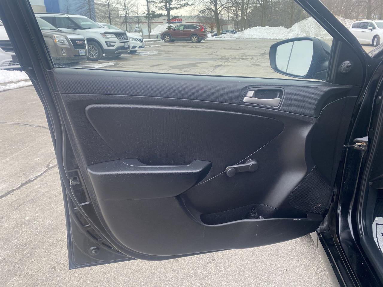 2017 Hyundai Accent 5DR HB MAN L - Photo #5
