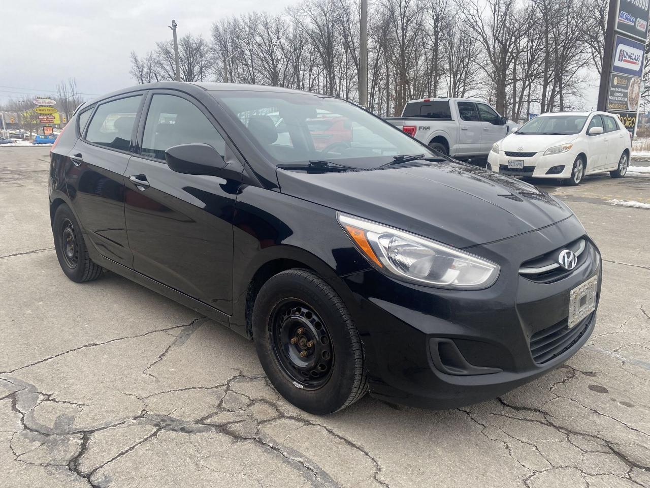 2017 Hyundai Accent 5DR HB MAN L - Photo #2