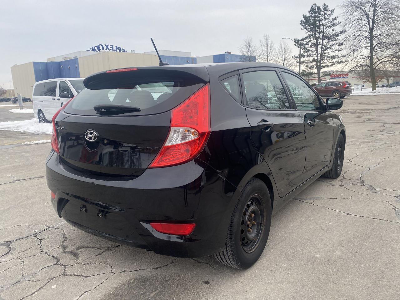 2017 Hyundai Accent 5DR HB MAN L - Photo #4