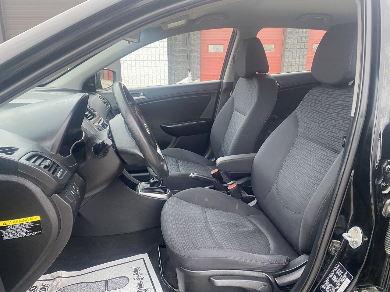 2017 Hyundai Accent 5DR HB MAN L - Photo #7