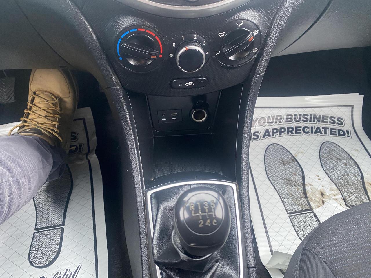 2017 Hyundai Accent 5DR HB MAN L - Photo #10