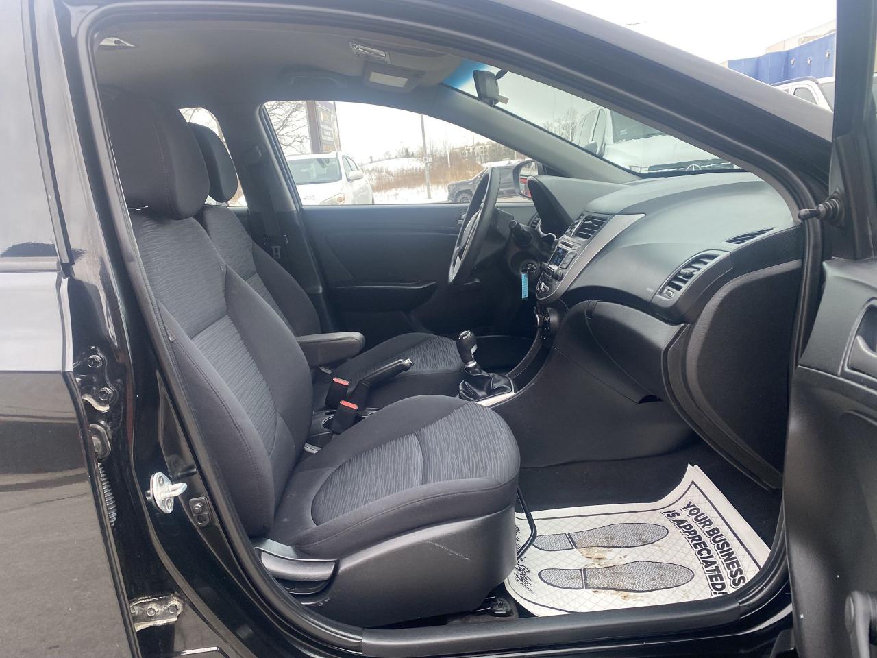 2017 Hyundai Accent 5DR HB MAN L - Photo #20