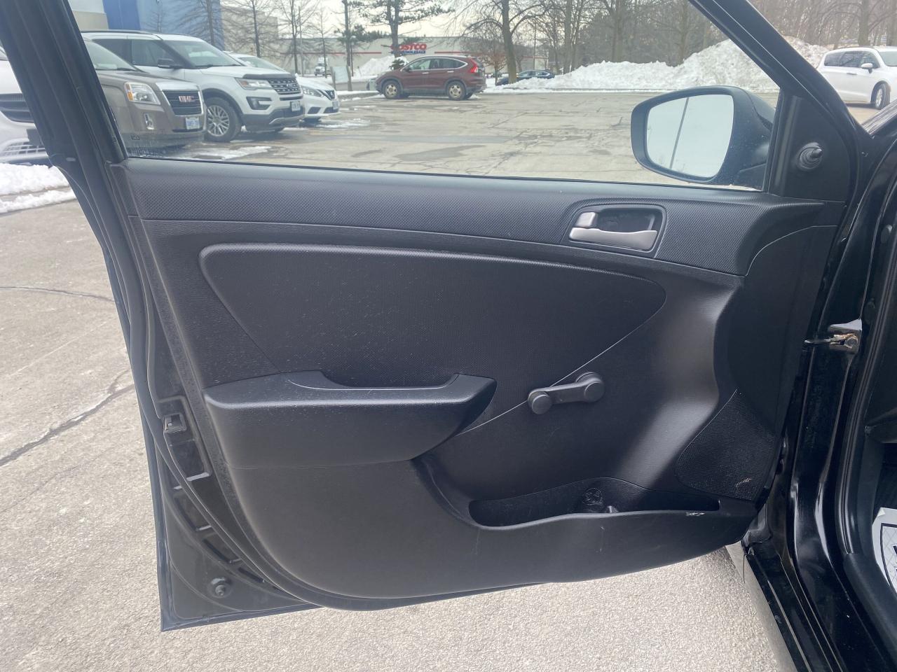 2017 Hyundai Accent 5DR HB MAN L - Photo #5