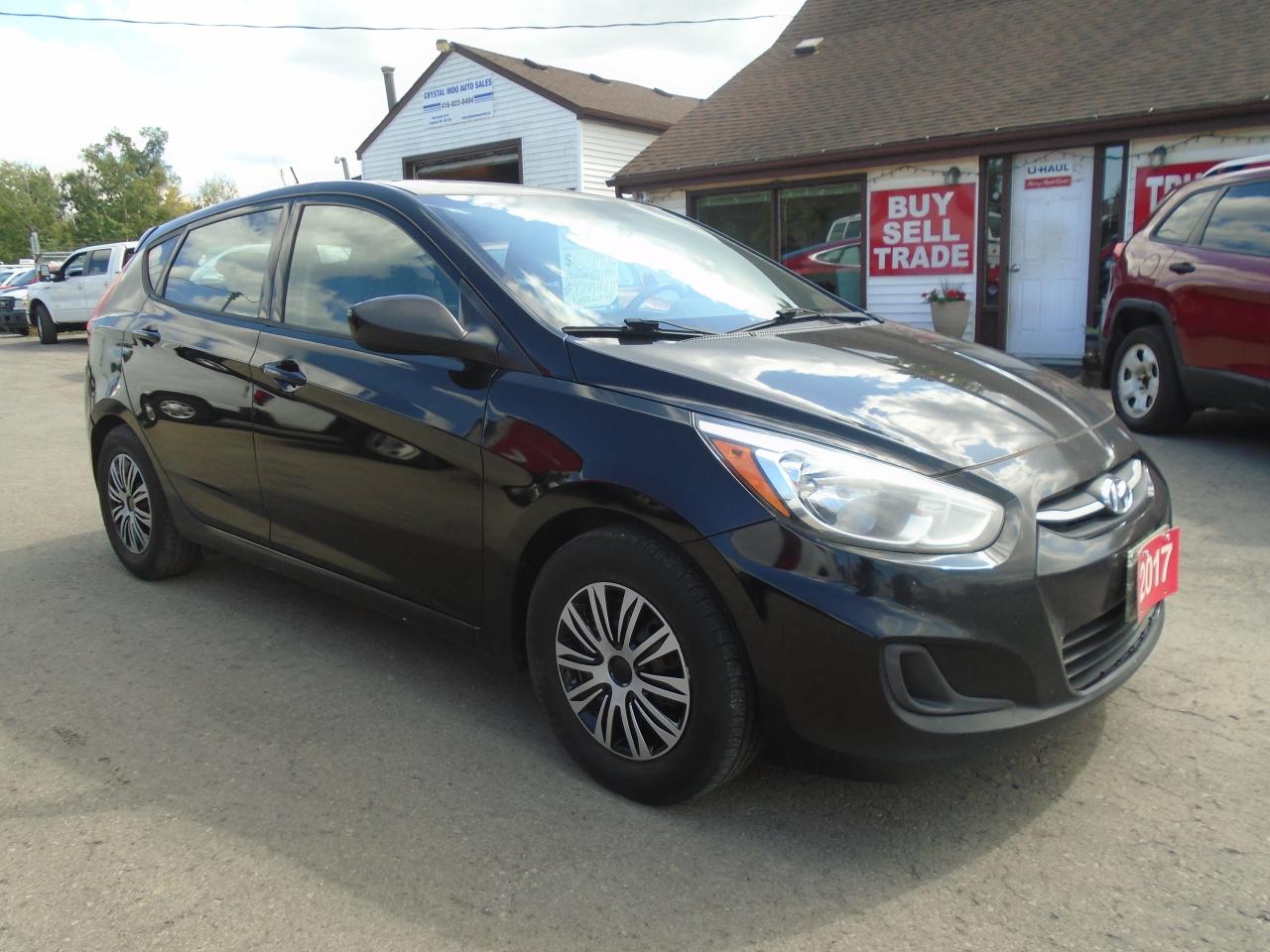 2017 Hyundai Accent 5DR HB MAN L - Photo #2