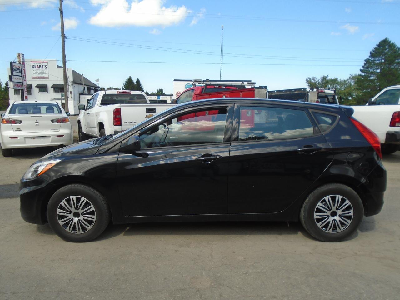 2017 Hyundai Accent 5DR HB MAN L - Photo #4