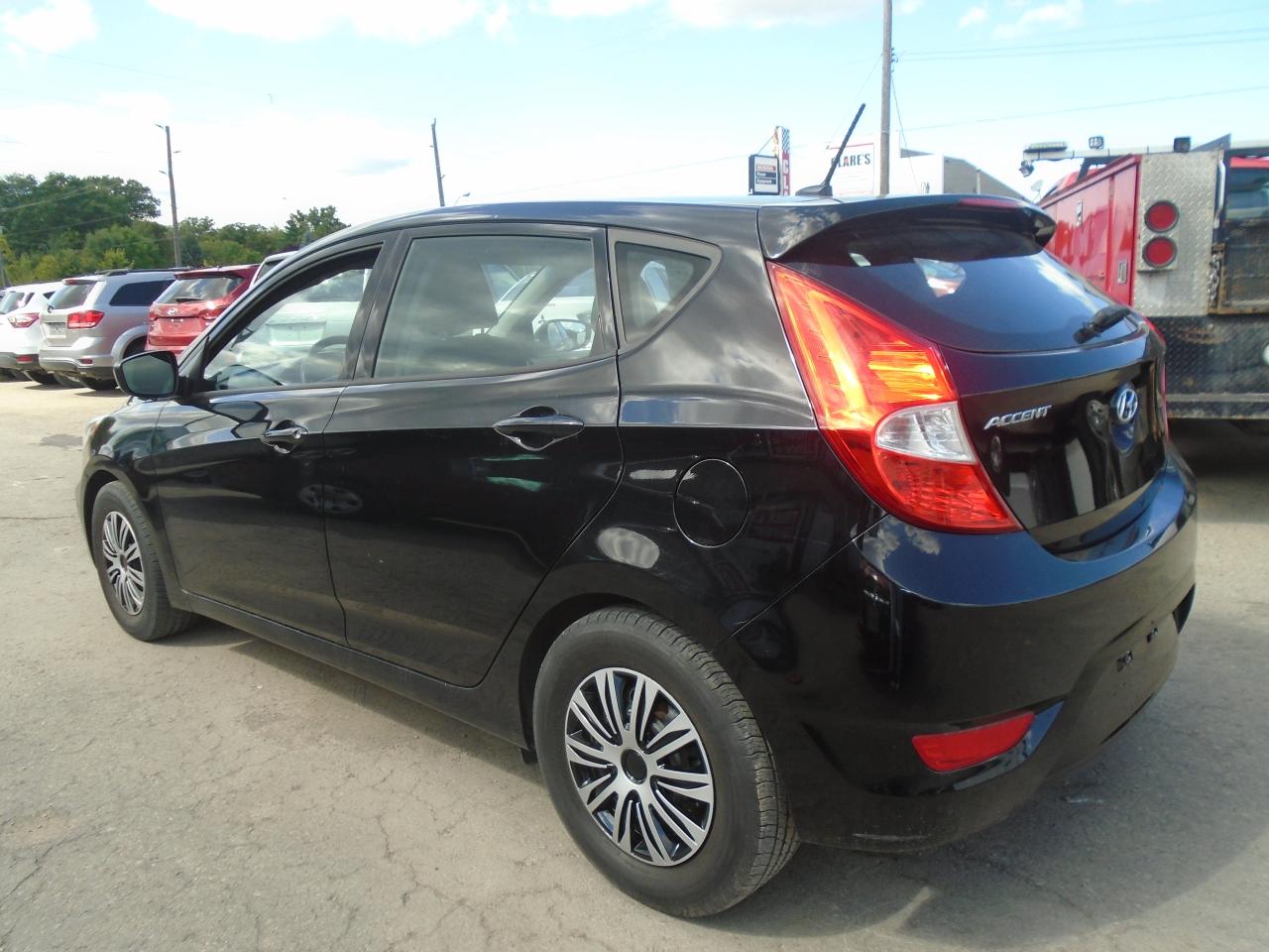2017 Hyundai Accent 5DR HB MAN L - Photo #7