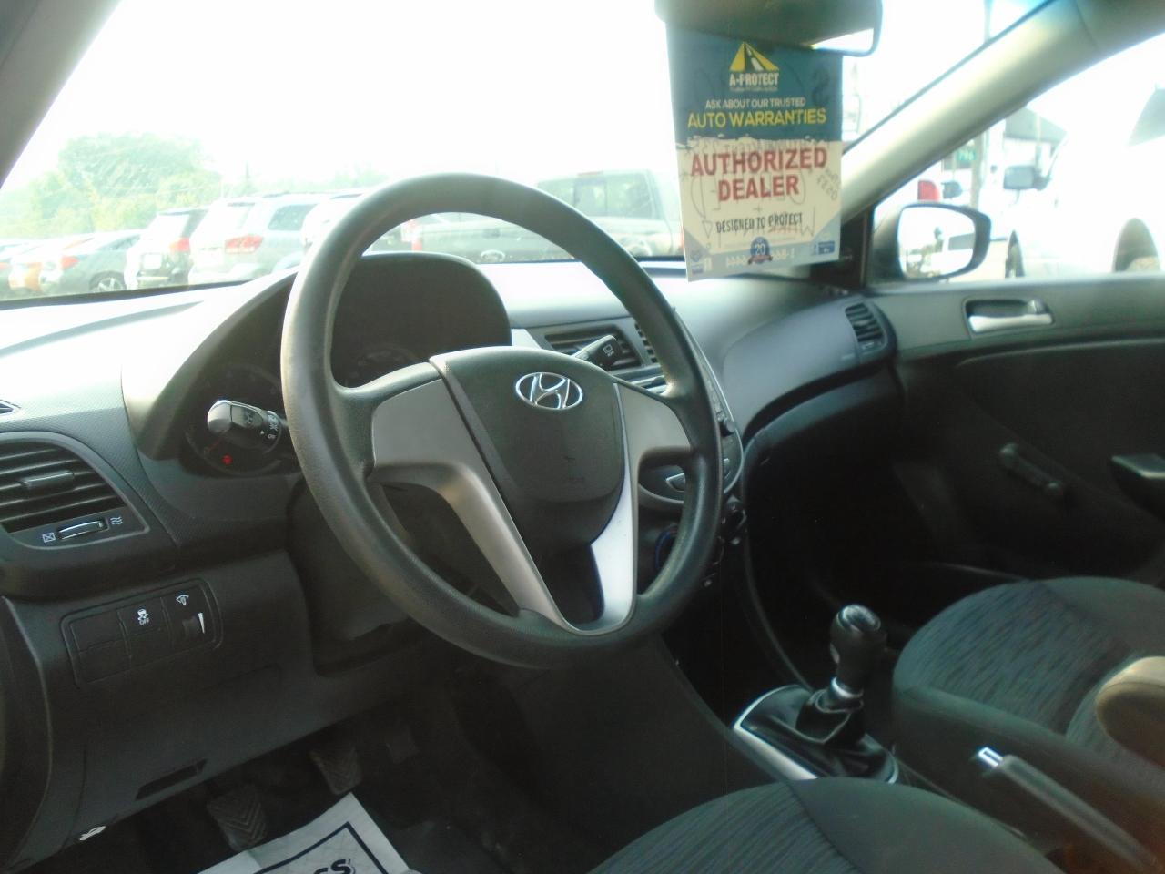 2017 Hyundai Accent 5DR HB MAN L - Photo #10