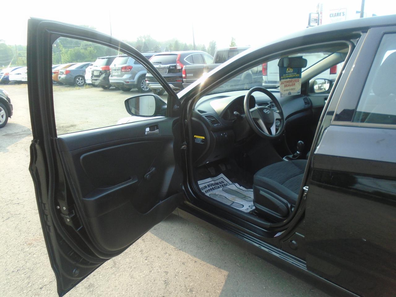 2017 Hyundai Accent 5DR HB MAN L - Photo #8