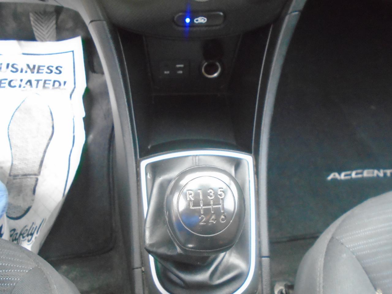 2017 Hyundai Accent 5DR HB MAN L - Photo #16