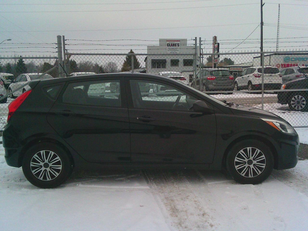 2017 Hyundai Accent 5DR HB MAN L Photo