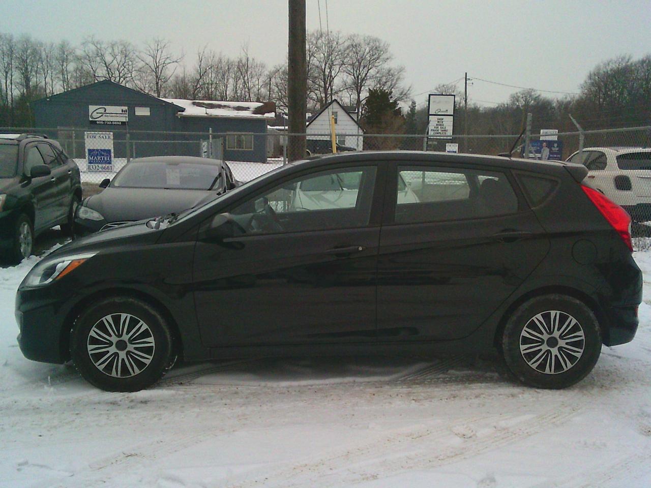 2017 Hyundai Accent 5DR HB MAN L Photo