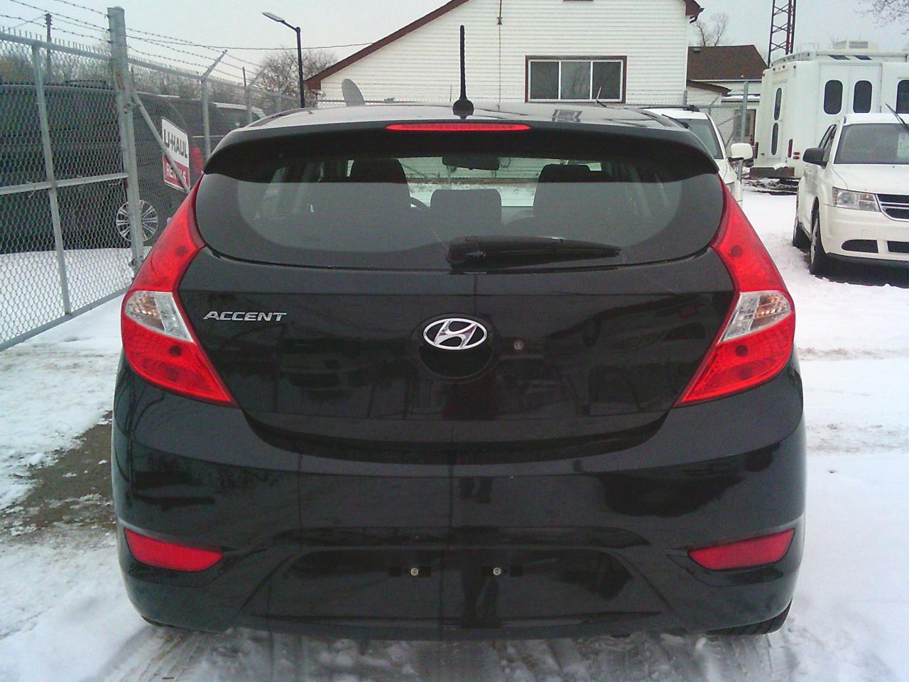 2017 Hyundai Accent 5DR HB MAN L Photo