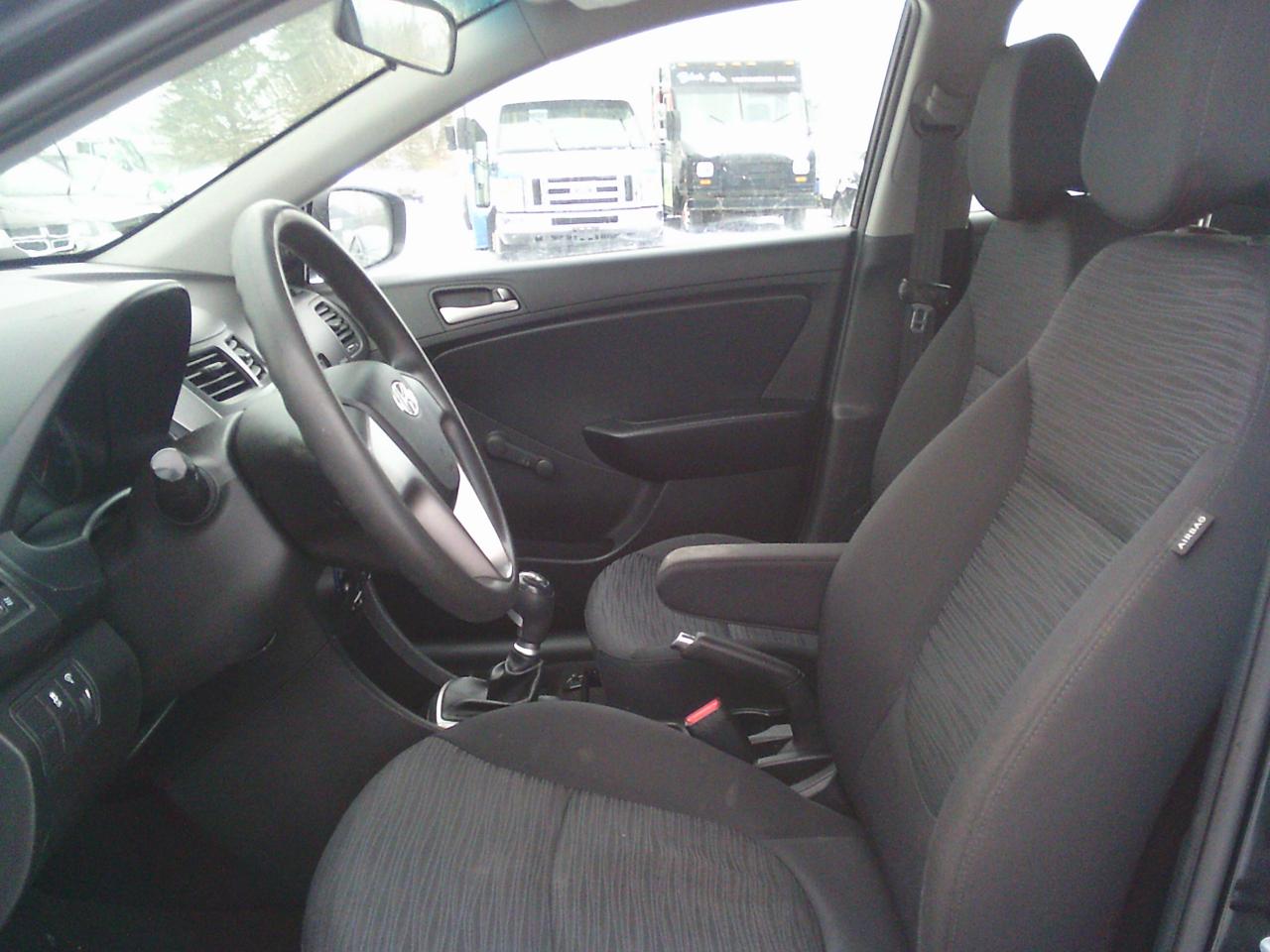 2017 Hyundai Accent 5DR HB MAN L Photo