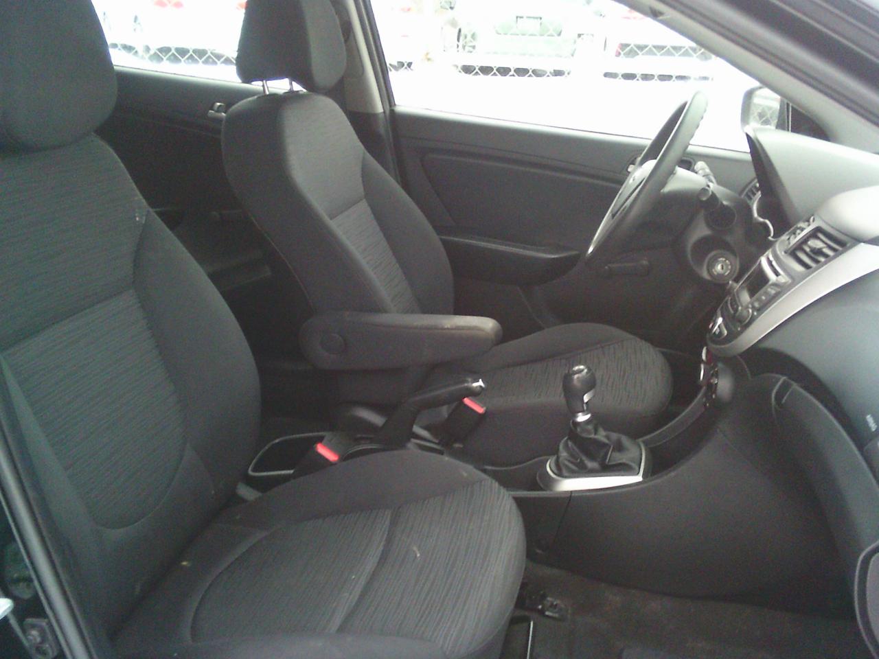 2017 Hyundai Accent 5DR HB MAN L Photo