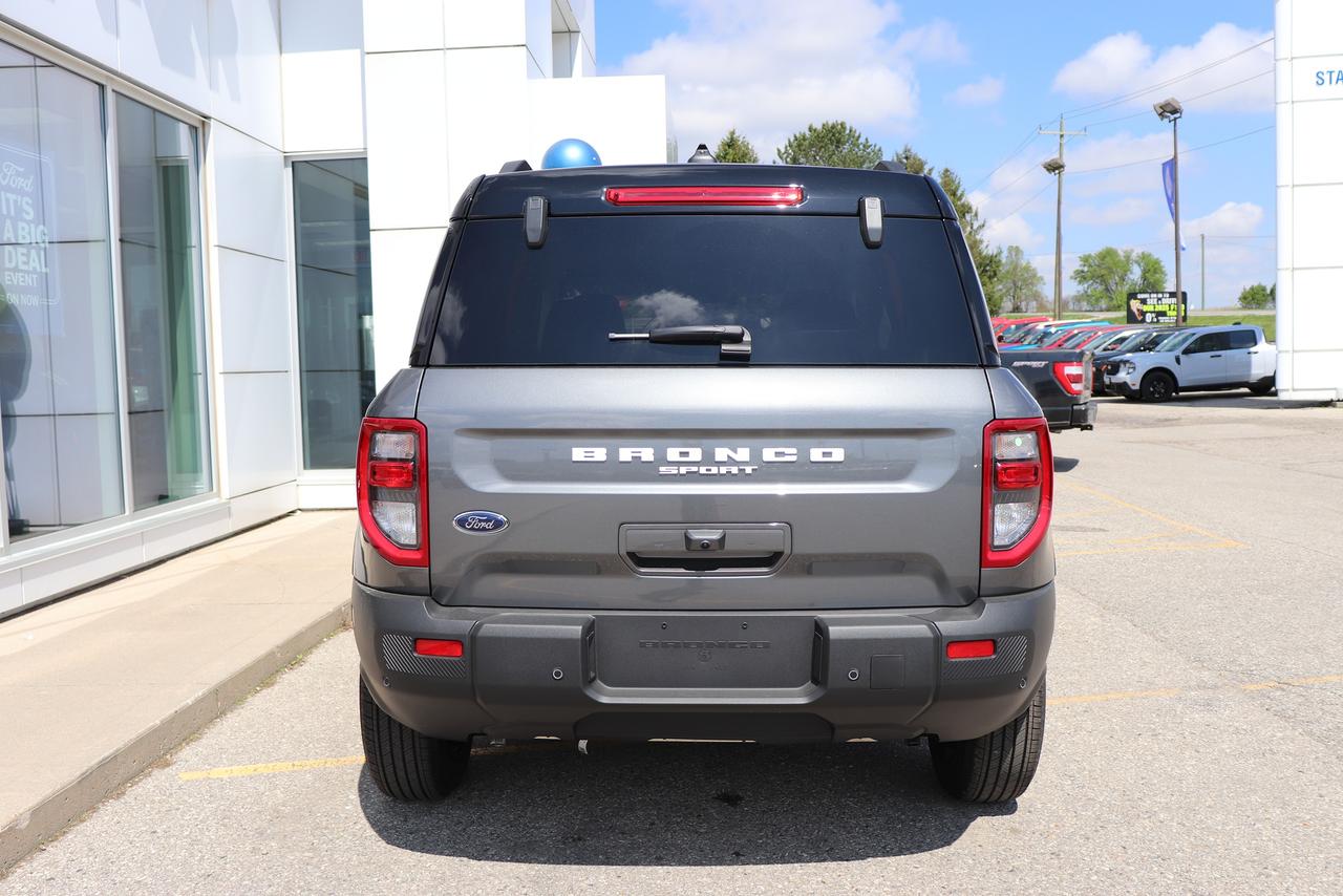 2025 Ford Bronco Sport Outer Banks 4x4 Photo2