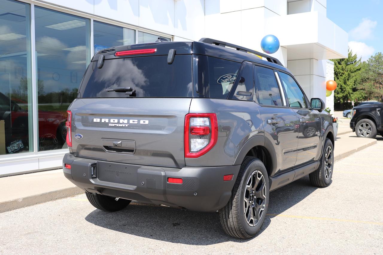 2025 Ford Bronco Sport Outer Banks 4x4 Photo1