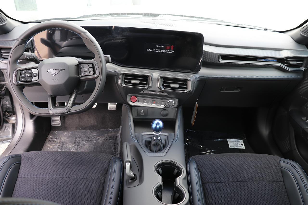 2025 Ford Mustang Dark Horse Fastback Photo