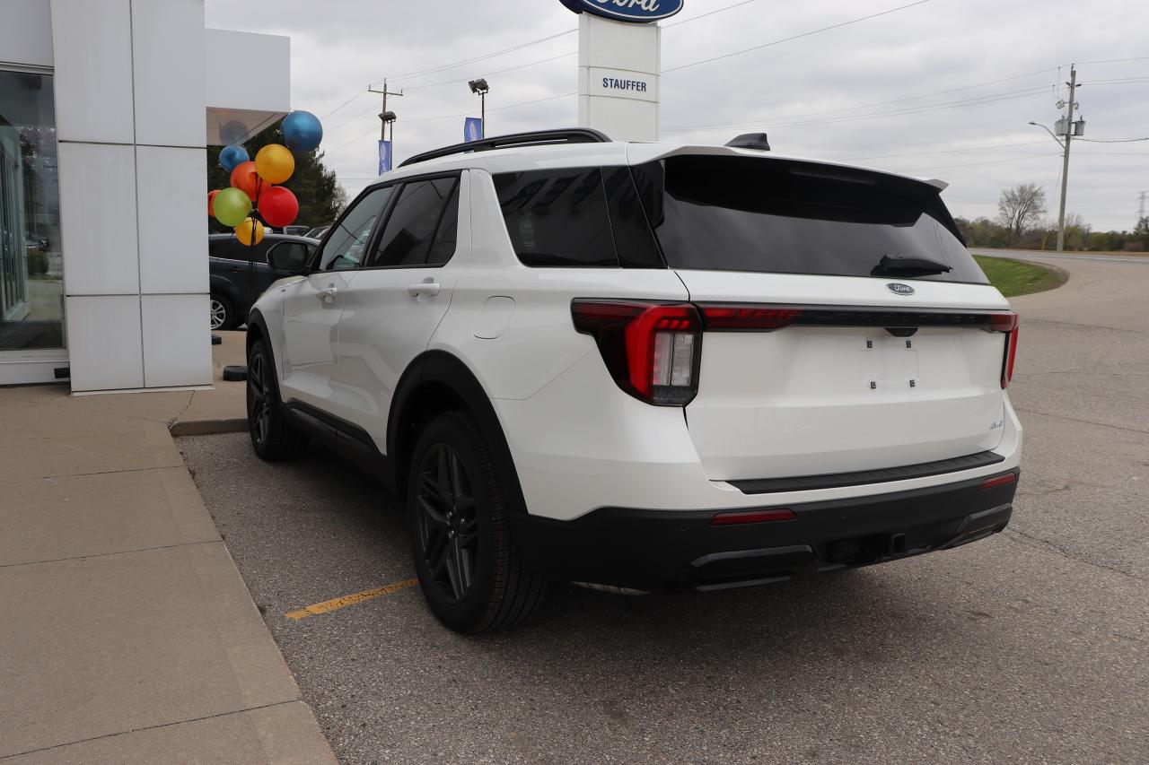 2025 Ford Explorer ST-LINE 4WD Photo3